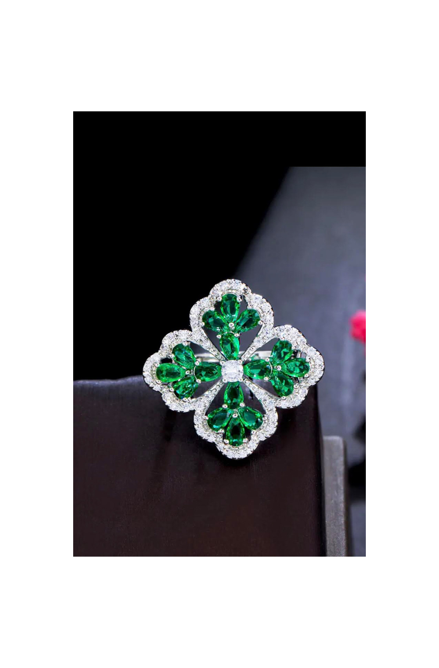 ANILLO FLOR JOYA VERDE ESMERALDA Fetiche Suances