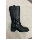 BOTAS EN NEGRO CON HEBILLA PLATA