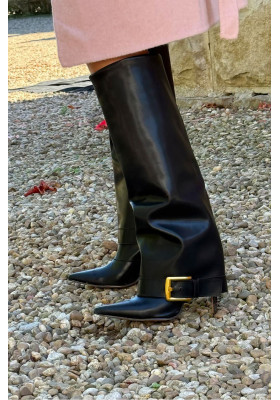 BOTAS NEGRAS HEBILLA DORADA